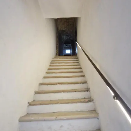 La Grotta - Vecchia, Vista Mare