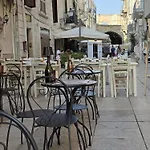 La Grotta - Vecchia, Vista Mare
