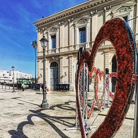 La Grotta - Vecchia, Vista Mare * Bari