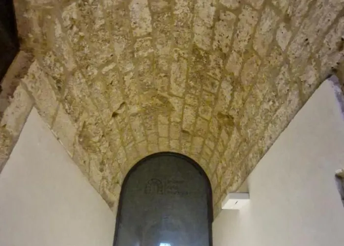 La Grotta - Vecchia, Vista Mare